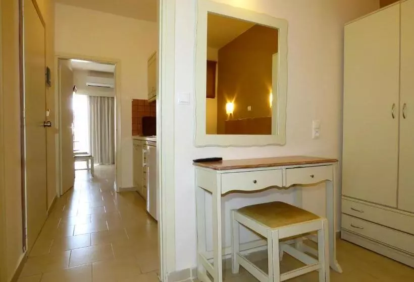 Camelia Studios & Apartments