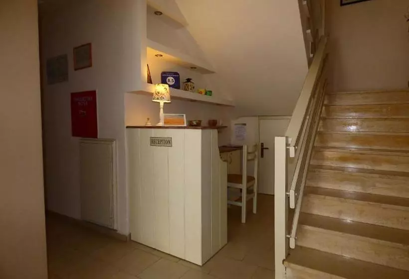 Camelia Studios & Apartments