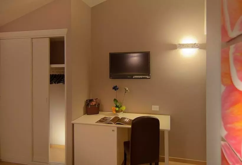 Отель Arnolfo & Aqua Laetitia Spa & Beauty