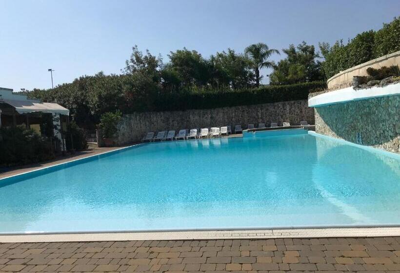 فندق Club Koiné