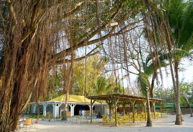 בית מלון כפרי Lagoon Attitude