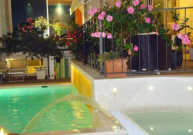 酒店 Luxor Cattolica Beach