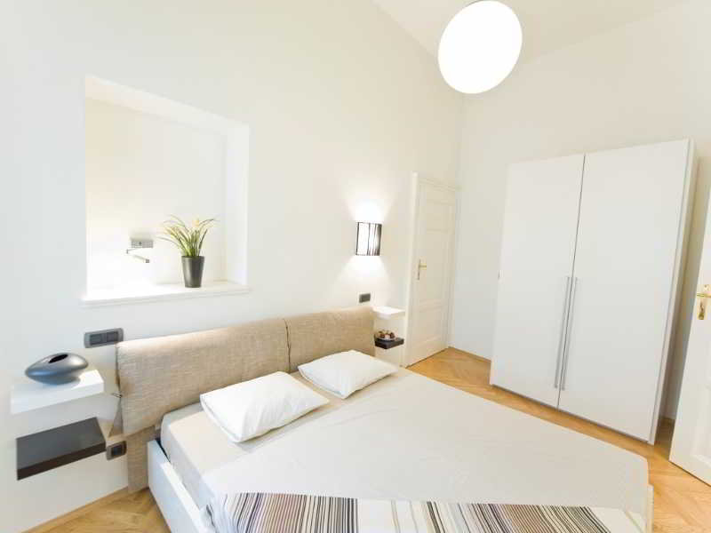 هتل روستایی Bohemia Apartments Prague Old Town