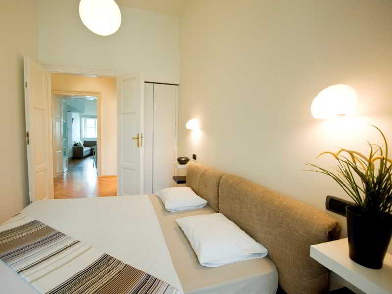 هتل روستایی Bohemia Apartments Prague Old Town