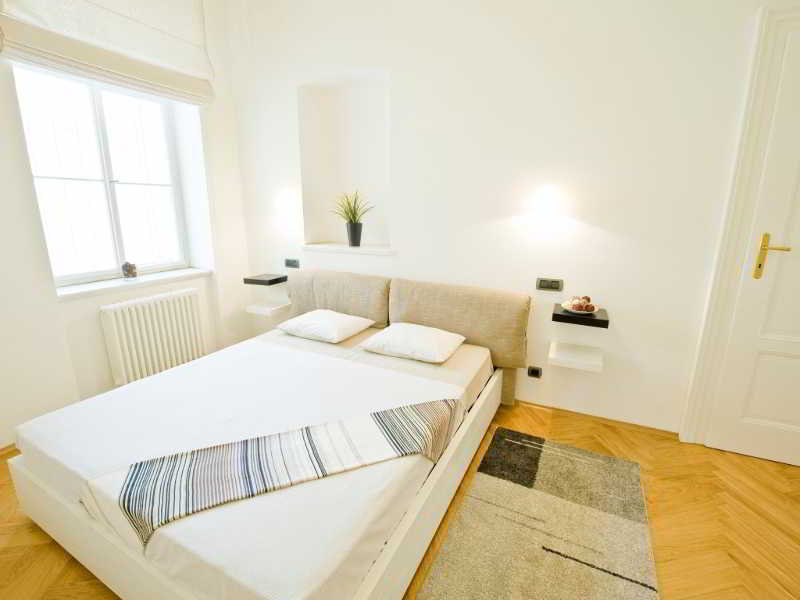 هتل روستایی Bohemia Apartments Prague Old Town