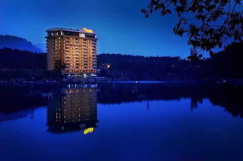 هتل Sun Moon Lake