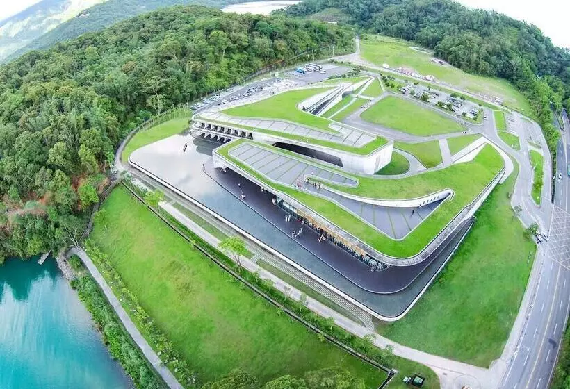 هتل Sun Moon Lake