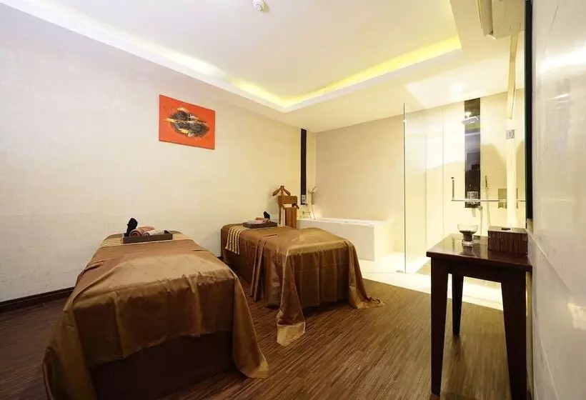 Swiss Belhotel Harbour Bay