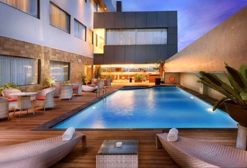 Swiss Belhotel Harbour Bay