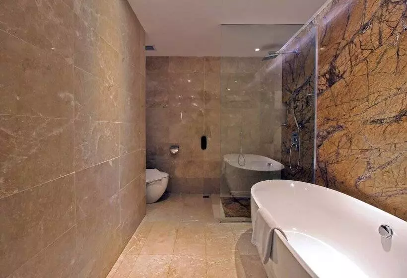 Swiss Belhotel Harbour Bay