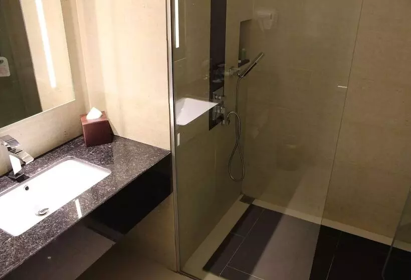 Swiss Belhotel Harbour Bay