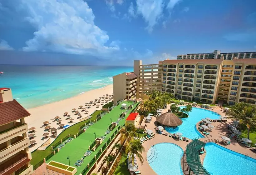 The Royal Islander - An All Suites Resort