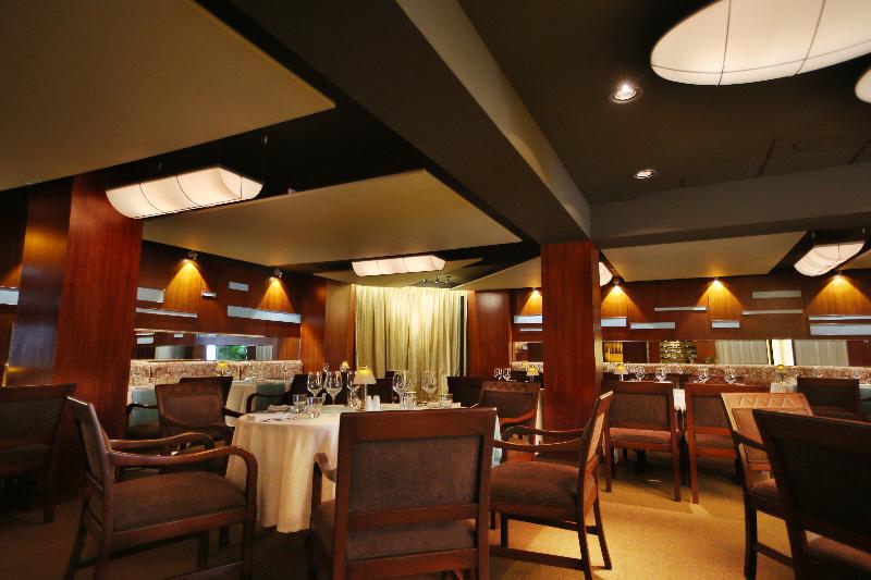 The Royal Islander - An All Suites Resort