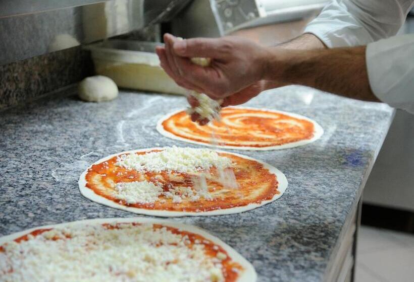 فندق Tre Castelli