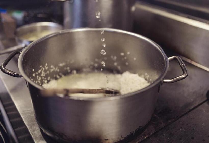 فندق Tweedies Bar And Lodge