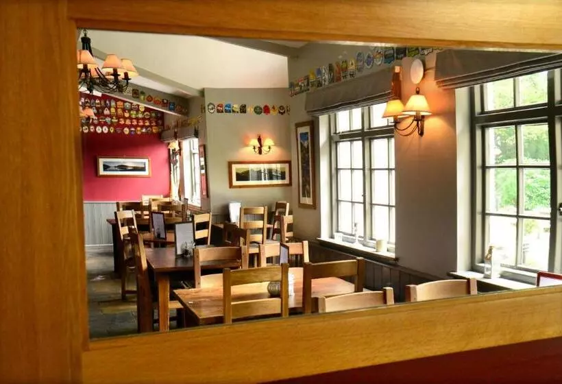 Отель Tweedies Bar And Lodge