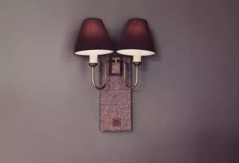 Отель Tweedies Bar And Lodge