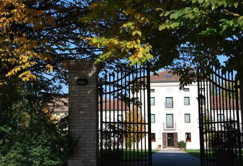 فندق Villa Dei Carpini