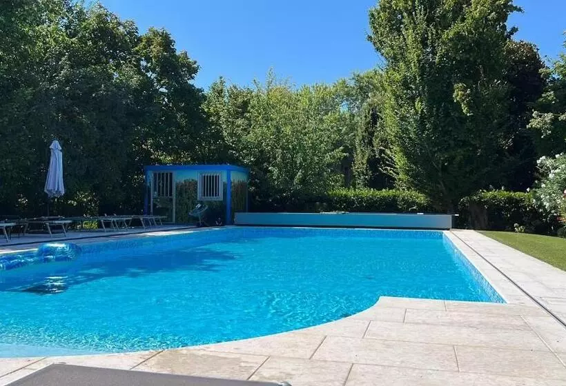 فندق Villa Dei Carpini