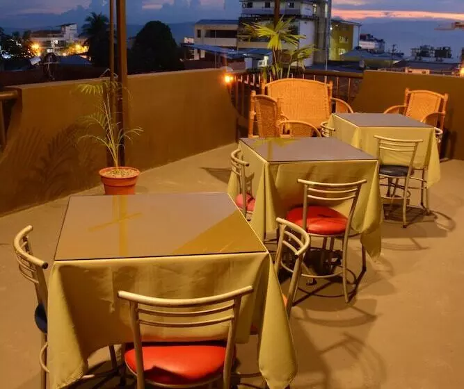 هاستل Hostal Casa Blanca