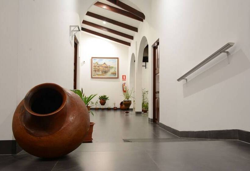 هاستل Hostal Casa Blanca