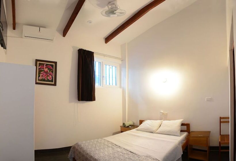 هاستل Hostal Casa Blanca