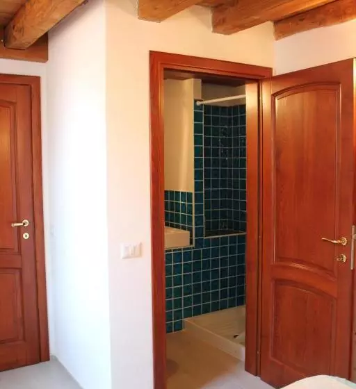 B&b Piazza Di L Ara