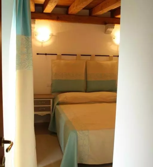 B&b Piazza Di L Ara