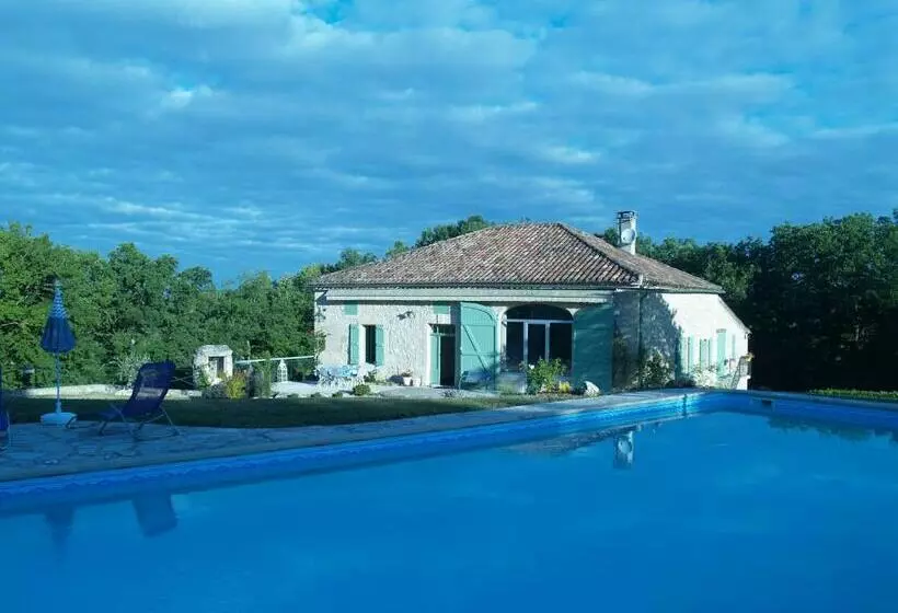 Bed and Breakfast A Labourdette
