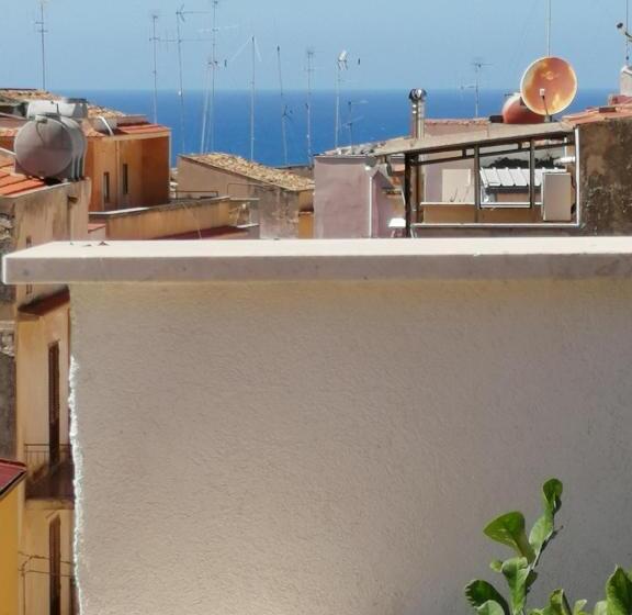 ベッドアンドブレックファースト Atrium