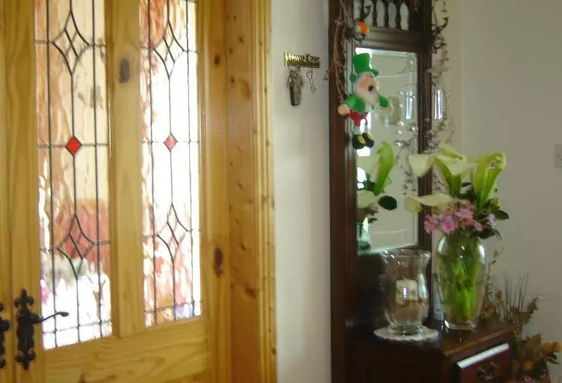 Aamiaismajoitus (B&B) Carraig Liath House