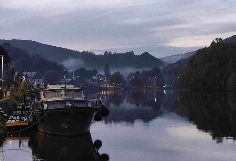住宿加早餐  Escale Chambre D Hôtes Au Coeur Du Vieux Profondeville Entre Namur Et Dinant