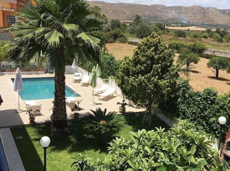 مبيت وإفطار Marricriu Camere Avola