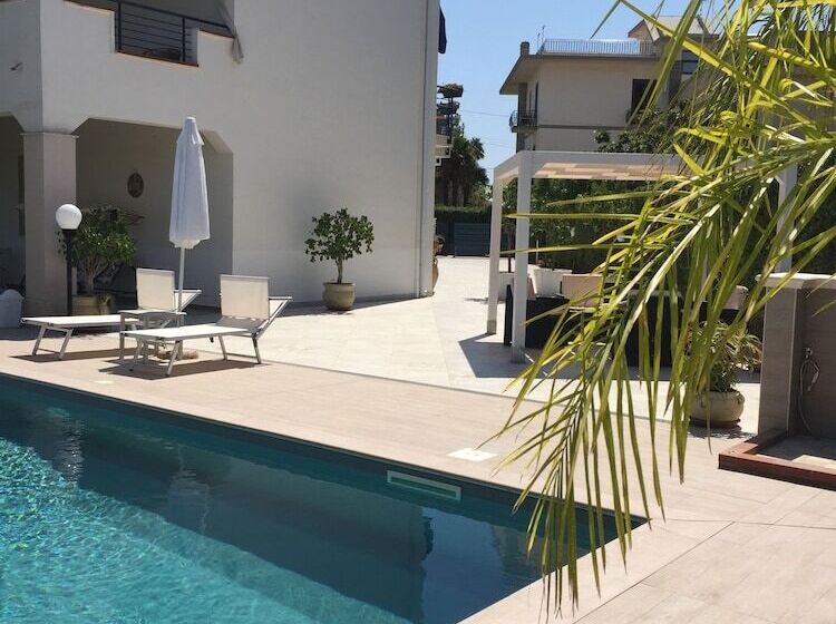 مبيت وإفطار Marricriu Camere Avola