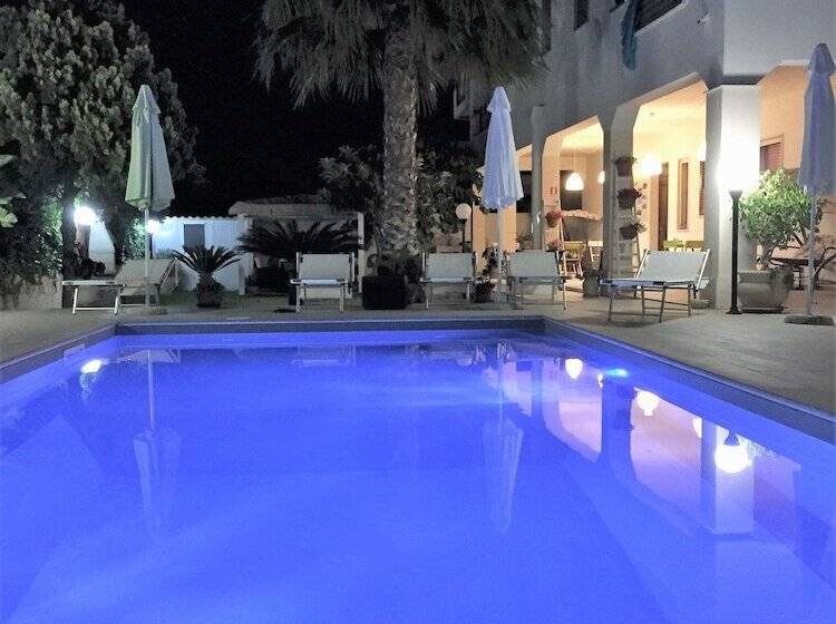 مبيت وإفطار Marricriu Camere Avola