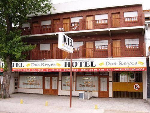 هتل Dos Reyes
