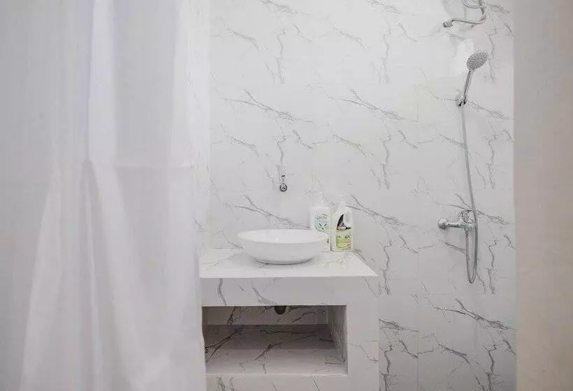 Hotelli Reddoorz Premium @ Permata Baloi Green