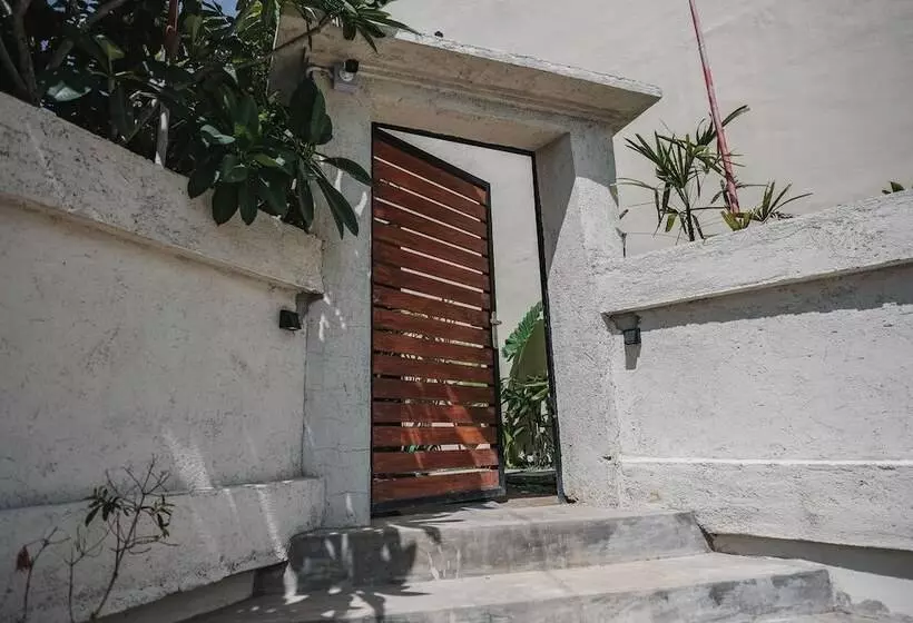 Hotelli Reddoorz Premium @ Permata Baloi Green