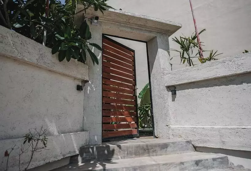 Hotelli Reddoorz Premium @ Permata Baloi Green