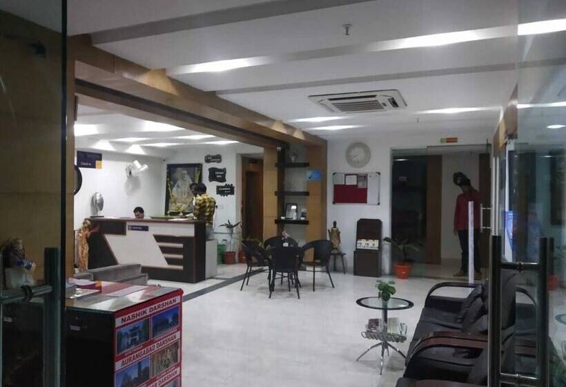 فندق Sai Mukut Service Apartment