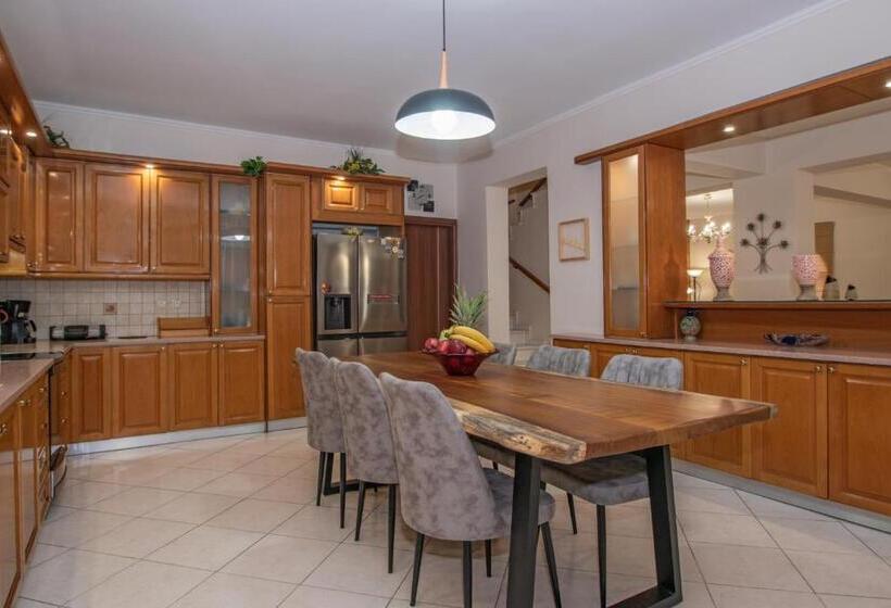 Kozanos Hotel & Suites