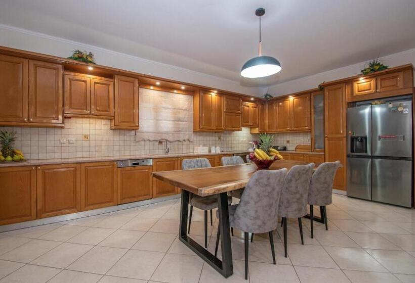 Kozanos Hotel & Suites