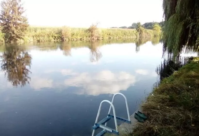 ペンション Caravane Eriba Au Bord De L Eure