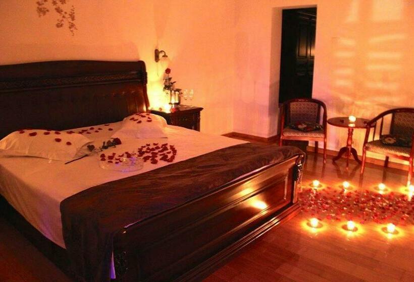 پانسیون Complex Eos