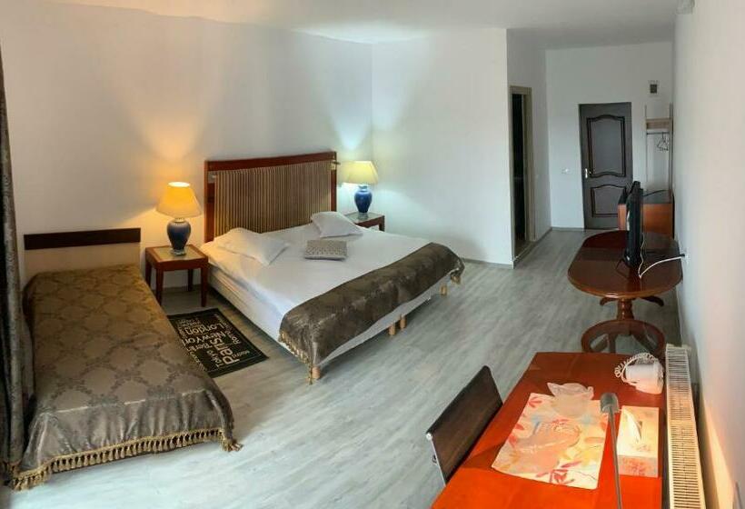 پانسیون Complex Eos