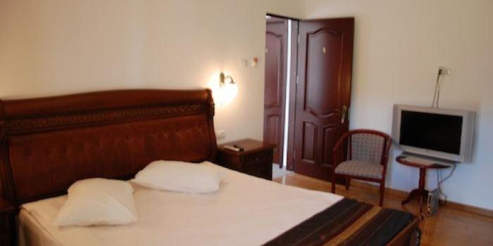 پانسیون Complex Eos