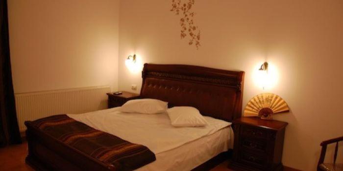 پانسیون Complex Eos