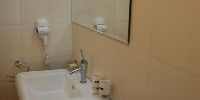 پانسیون Complex Eos