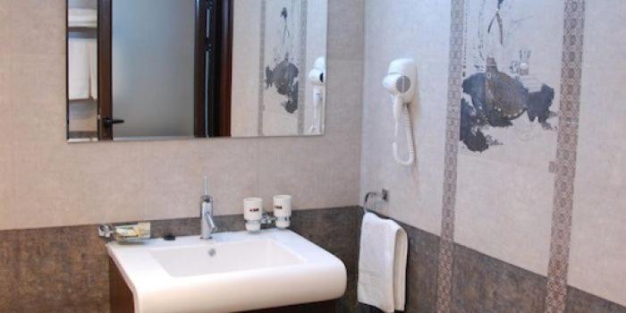 پانسیون Complex Eos