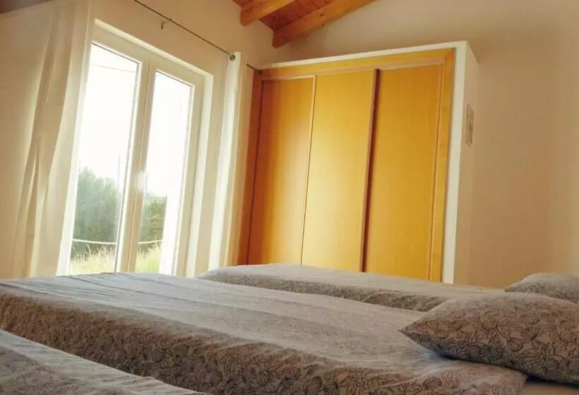 Majatalo Endless Summer Surf House